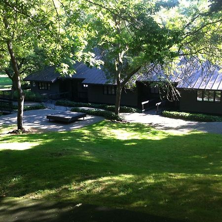 Отель Talaris Conference Center Сиэтл Экстерьер фото