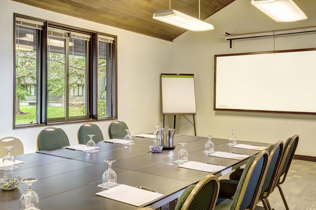 Отель Talaris Conference Center Сиэтл Экстерьер фото
